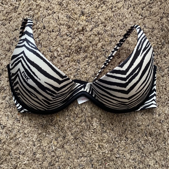 PINK Victoria's Secret Other - Victoria’s Secret PINK Scoopneck Bra